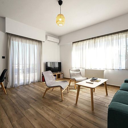 Alexander Apartments Airport Spáta Екстериор снимка