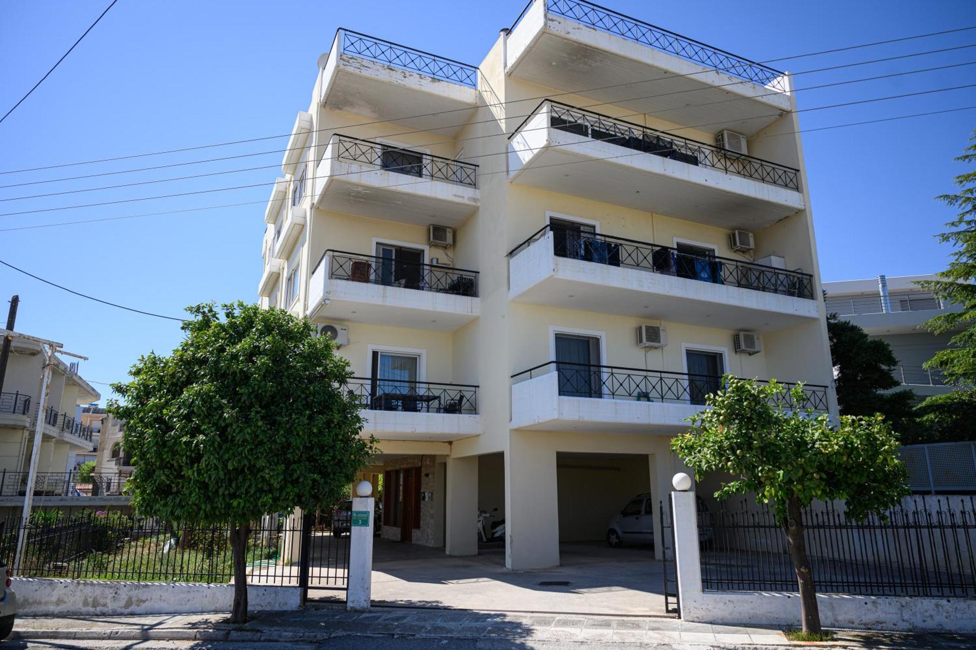 Alexander Apartments Airport Spáta Екстериор снимка