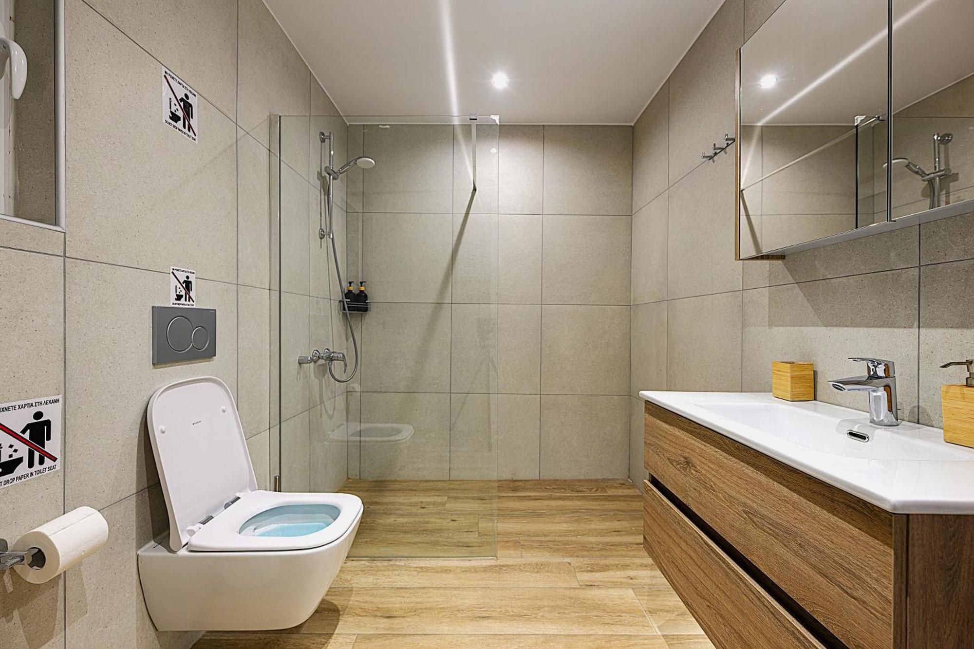 Alexander Apartments Airport Spáta Екстериор снимка