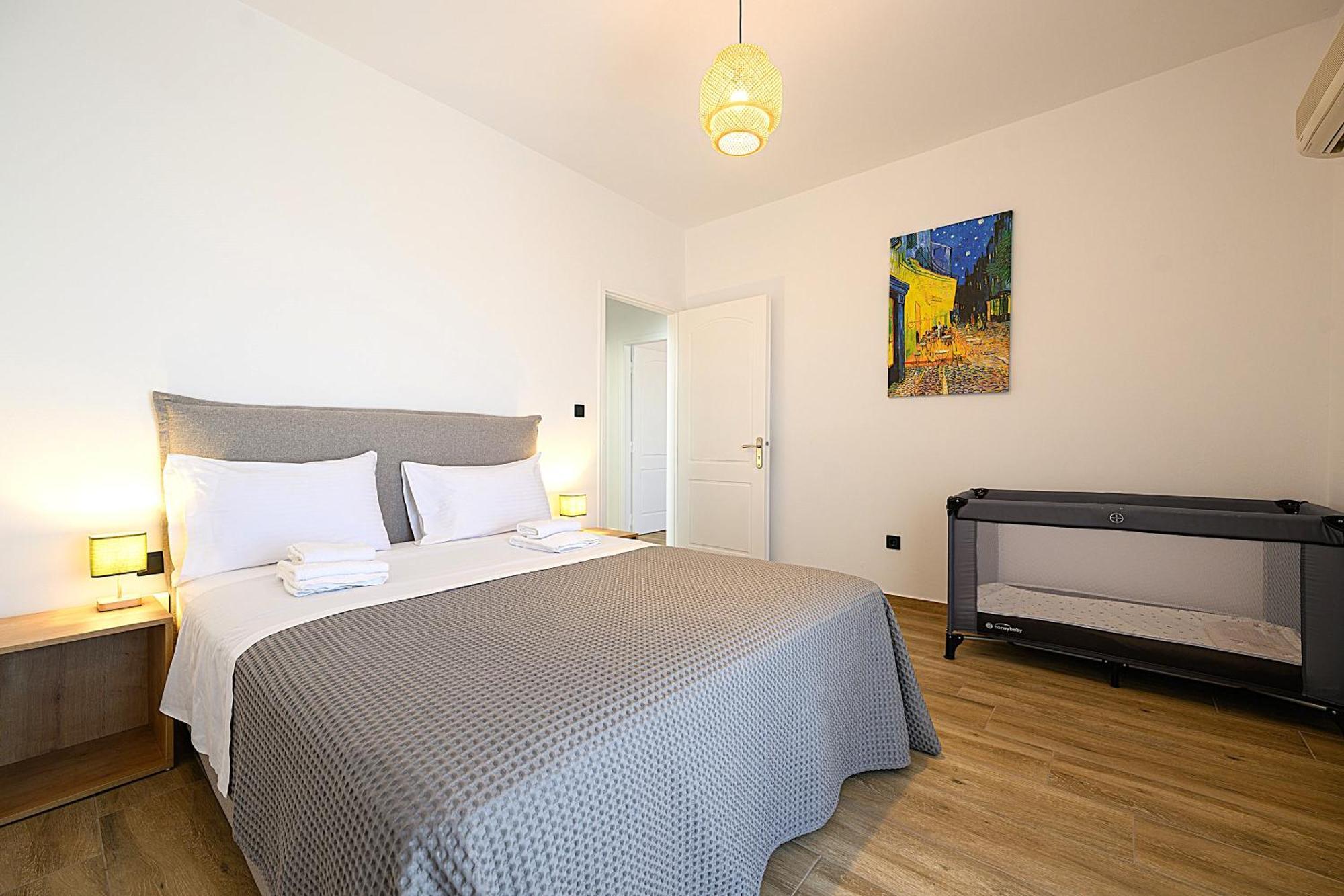 Alexander Apartments Airport Spáta Екстериор снимка