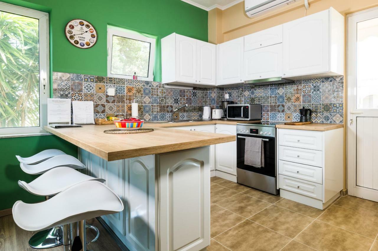 Alexander Apartments Airport Spáta Екстериор снимка