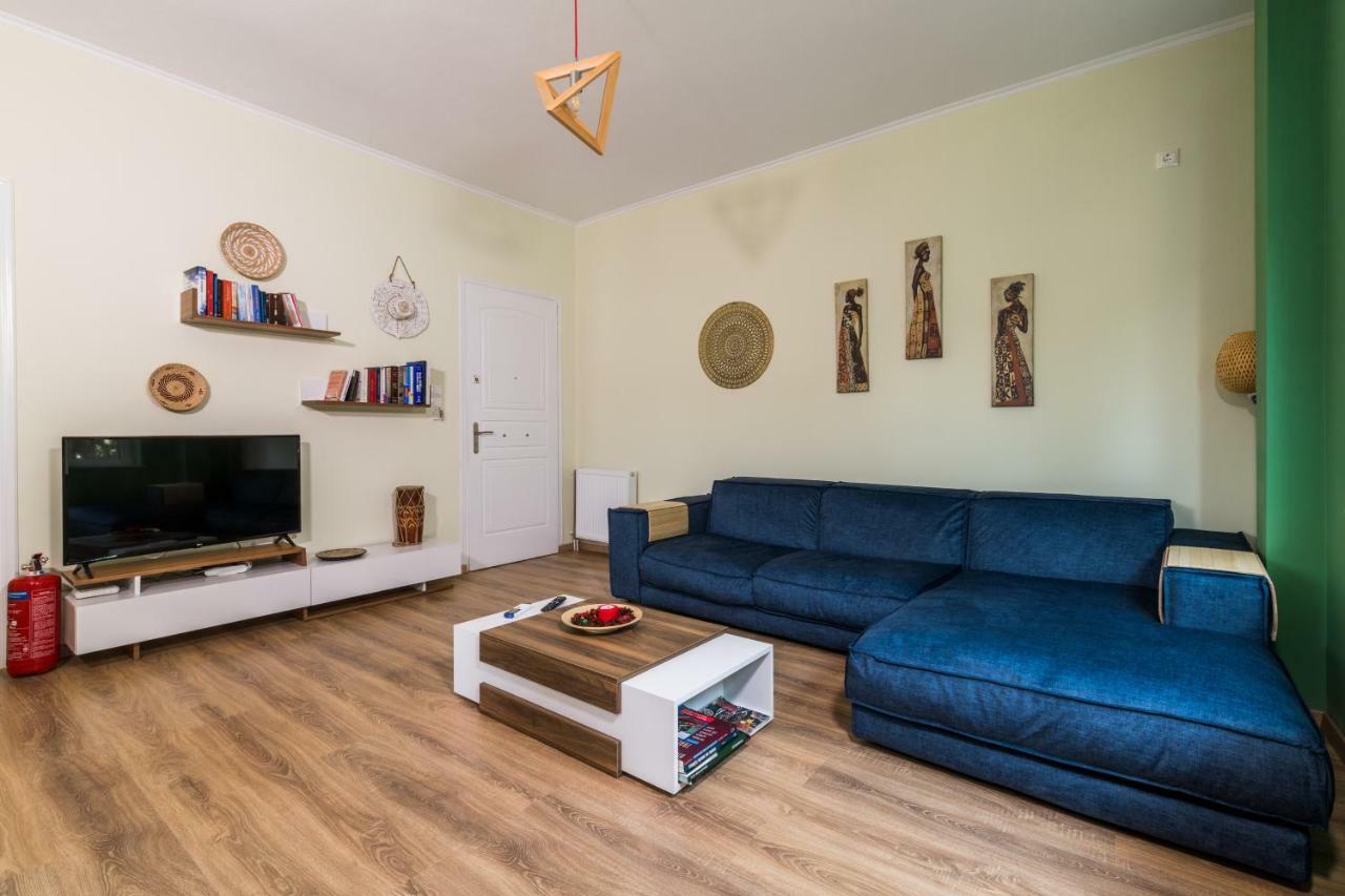 Alexander Apartments Airport Spáta Екстериор снимка